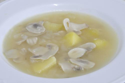 Jak uvařit pražská cibulačka s brambory a žampiony ? Snadné recept, připravený za 30 - 45 minut